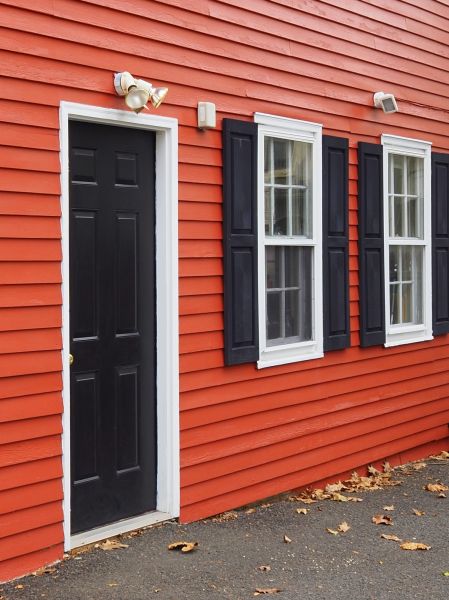 Cost of Red Vinyl Siding Installation in Lincoln