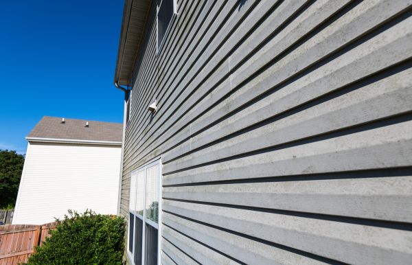 Cost of Vinyl Siding Panel Replacement in Lincoln